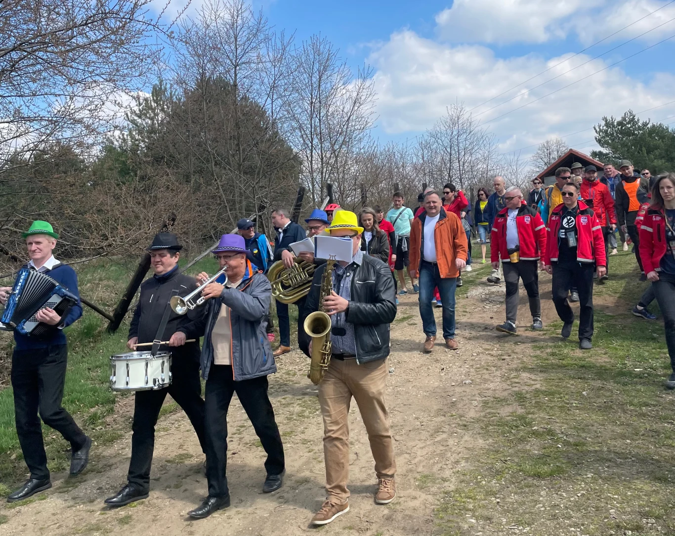 Podczas wydarzenia "Czyste Zielone Miasta" w Rybniku odbyło się sprzątanie rzeki Rudy zorganizowane we współpracy ze stowarzyszeniem Aktywni Team