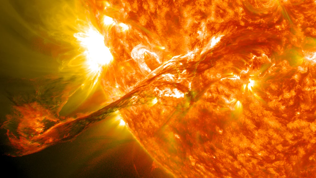 Koronalny wyrzut masy (CME) na Słońcu 31 sierpnia 2012 roku. Zdjęcie z Solar Dynamics Observatory