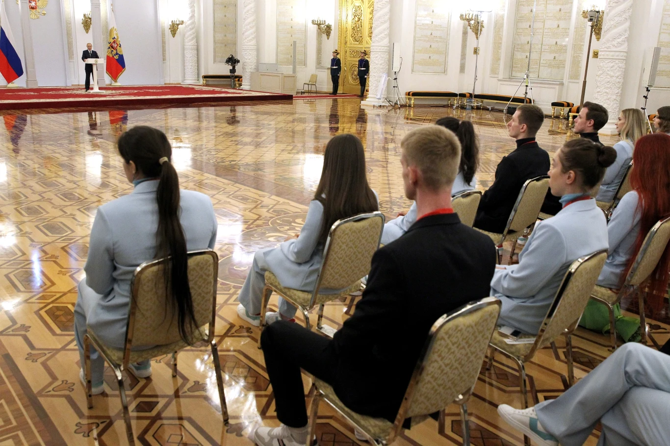 Putin niedawno spotkał się z rosyjskimi sportowcami. Udawano, że wszystko jest w porządku. Lecz słowa Niki Godun świadczą o tym, że niekoniecznie... Putin niedawno spotkał się z rosyjskimi sportowcami. Udawano, że wszystko jest w porządku. Lecz słowa Niki Godun świadczą o tym, że niekoniecznie...