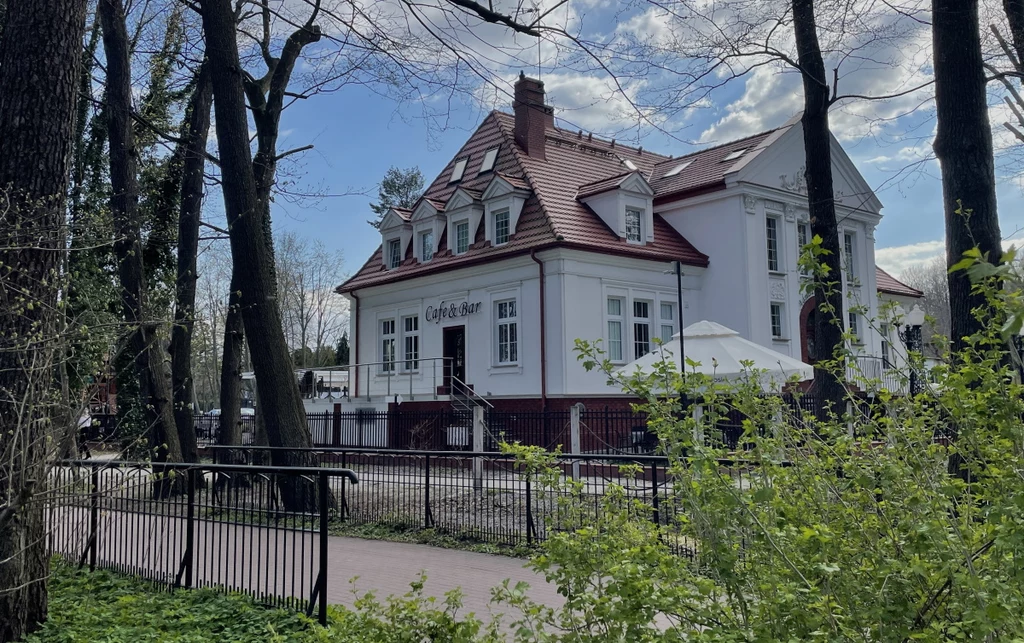 Kawiarnie i bary wkomponowane w naturalną przestrzeń są wizytówką Sopotu
