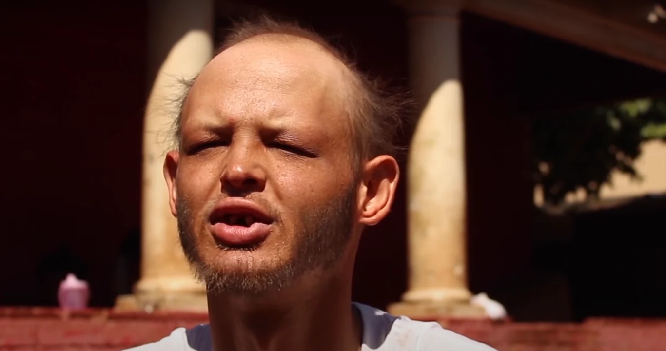 Gabriel "Tokkie" du Preez oskarża Die Antwoord o znęcanie się Gabriel "Tokkie" du Preez oskarża Die Antwoord o znęcanie się