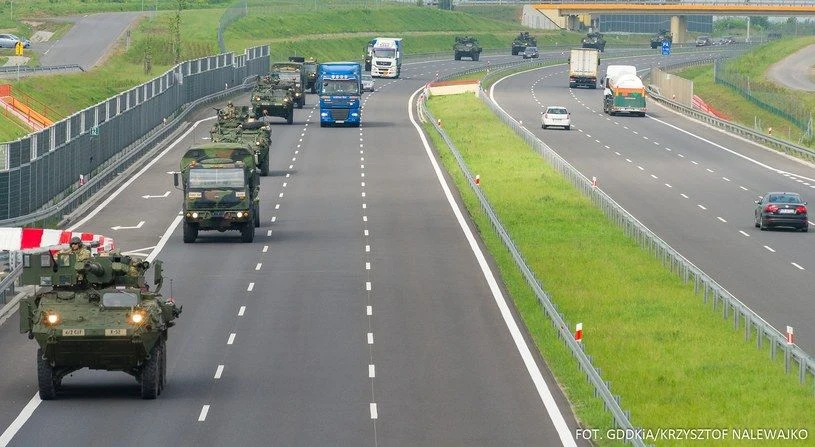 Wojsko rozpoczyna ważne ćwiczenia. Jedziesz na majówkę - nie rób zdjęć wojskowych transportów Wojsko rozpoczyna ważne ćwiczenia. Jedziesz na majówkę - nie rób zdjęć wojskowych transportów