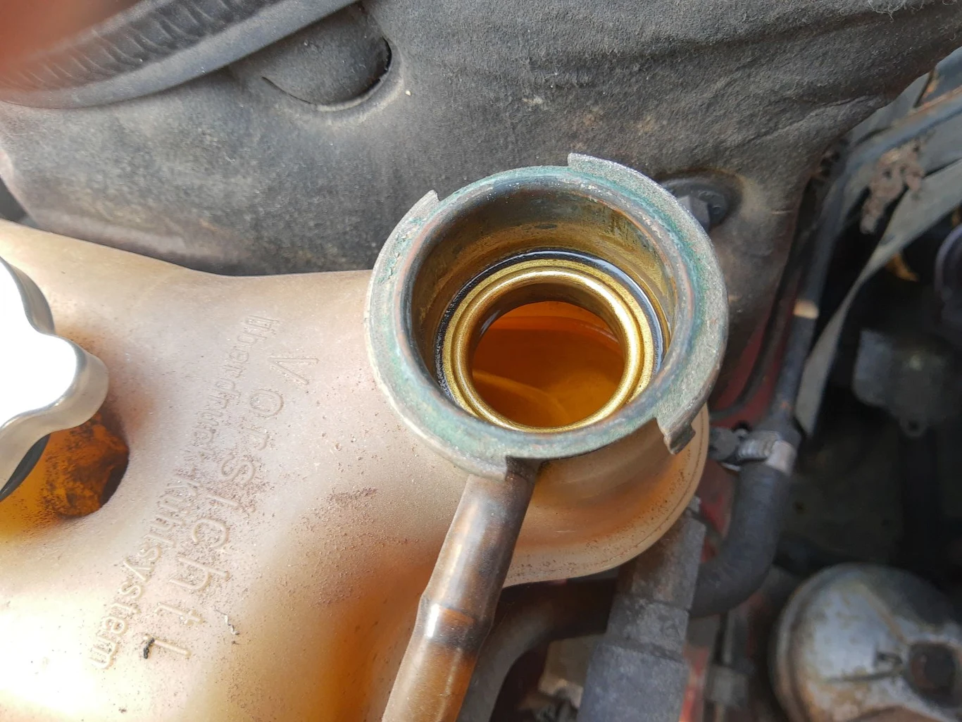 Płyn chłodniczy z czasem traci właściwości antykorozyjne. Efekt to np rozszczelnienia chłodnicy