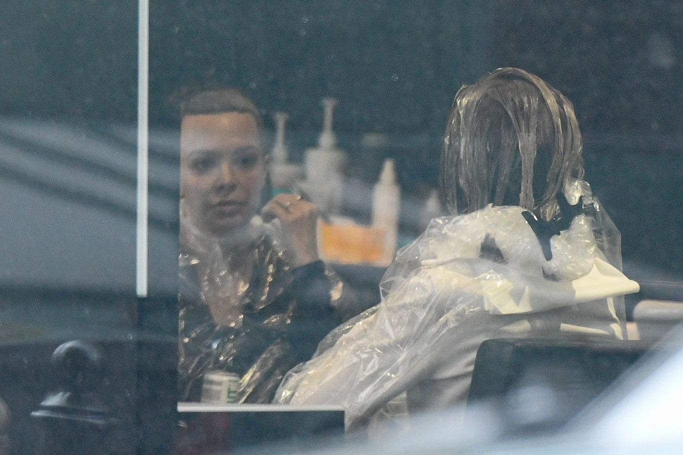 Anna Wendzikowska wie, jakiej pielęgnacji potrzebują jej włosy, dlatego oddaje je w ręce profesjonalistów