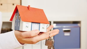 Całoroczny dom jednorodzinny może wygenerować bardzo zróżnicowane wydatki inwestycyjne. Zdjęcie ilustracyjne