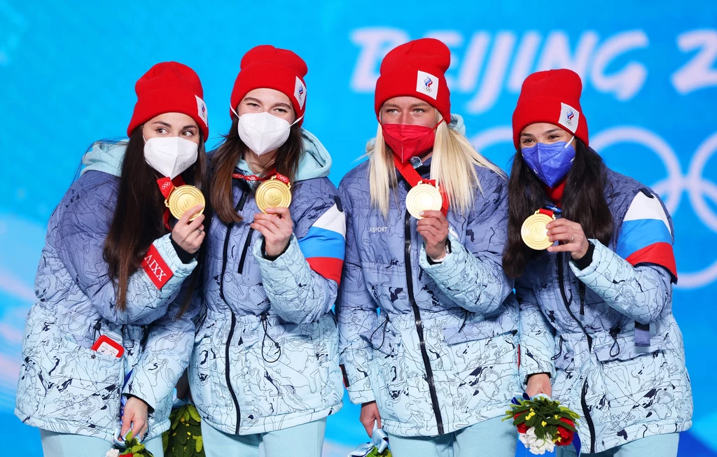 Julia Stupak, Natalia Neiepriajewa, Tatiana Sorina and Weronika Stiepanowa (z tej grupy tylko ostatnia przyszła na spotkanie z Putinem)