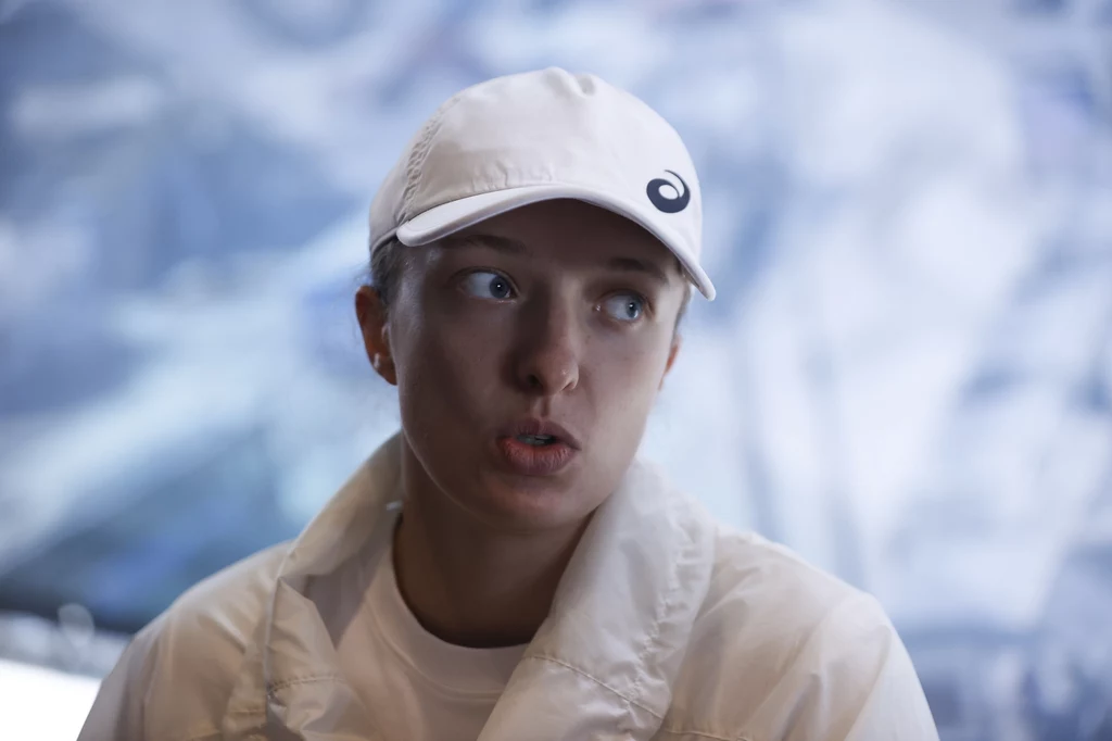 Iga Świątek na konferencji przed turniejem WTA w Madrycie, z którego wycofała się z powodu urazu ramienia Iga Świątek na konferencji przed turniejem WTA w Madrycie, z którego wycofała się z powodu urazu ramienia