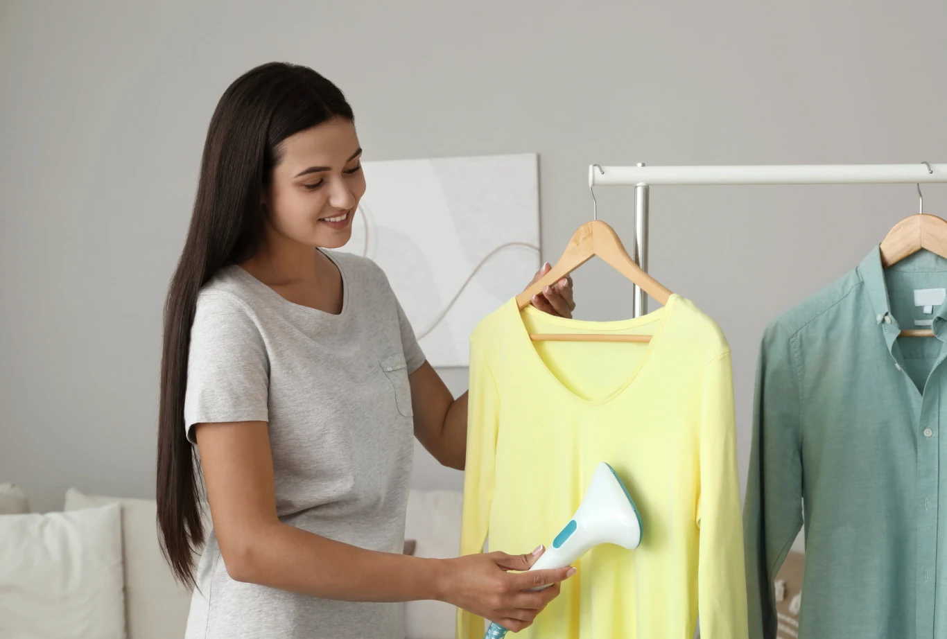 Gorąca para świetnie radzi sobie z odświeżaniem ubrań