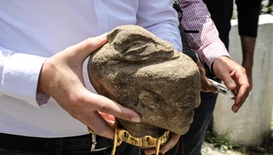 Palestyński rolnik wykopał na swoim polu rzeźbę bogini sprzed 4,5 tys. lat