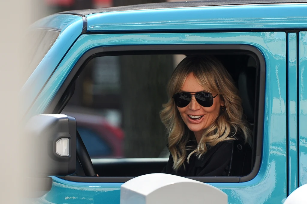 Agnieszka Woźniak-Starak zawsze jest pełna energii i radości. Z uśmiechem pozowała paparazzi do zdjęć