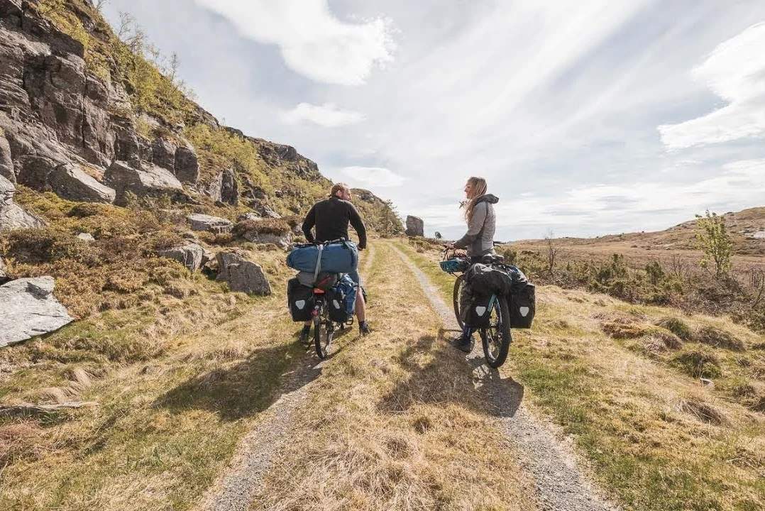 Szlak EuroVelo 12 prowadzi między innymi przez Norwegię. Jest to najdłuższa trasa rowerowa na świecie Szlak EuroVelo 12 prowadzi między innymi przez Norwegię. Jest to najdłuższa trasa rowerowa na świecie