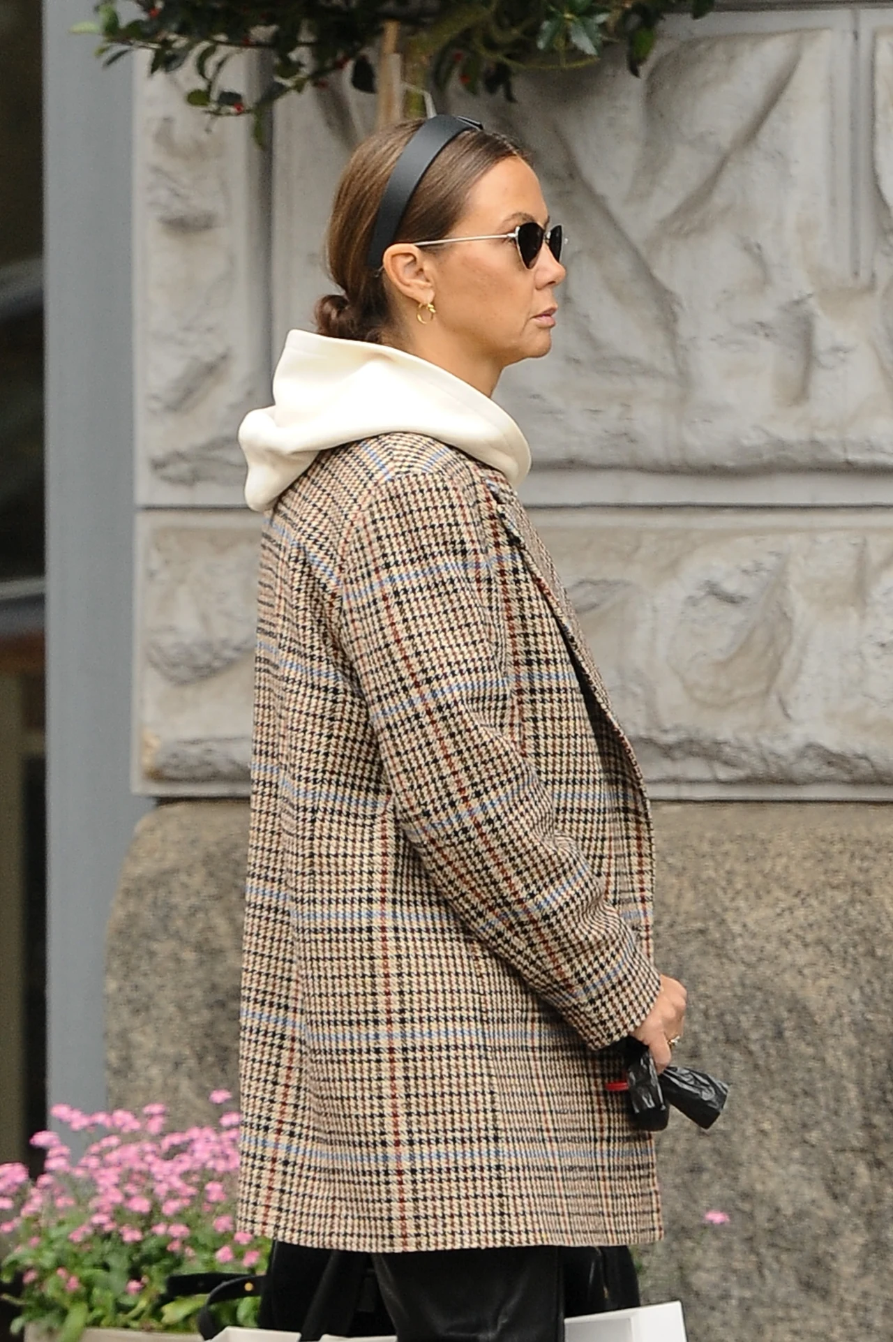 Kinga Rusin na spacerze z Czarkiem Lisem Kinga Rusin na spacerze z Czarkiem Lisem