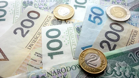 Wyrównania świadczeń przywracanych osobom objętym ustawą dezubekizacyjną sięgnęły już setek milionów złotych