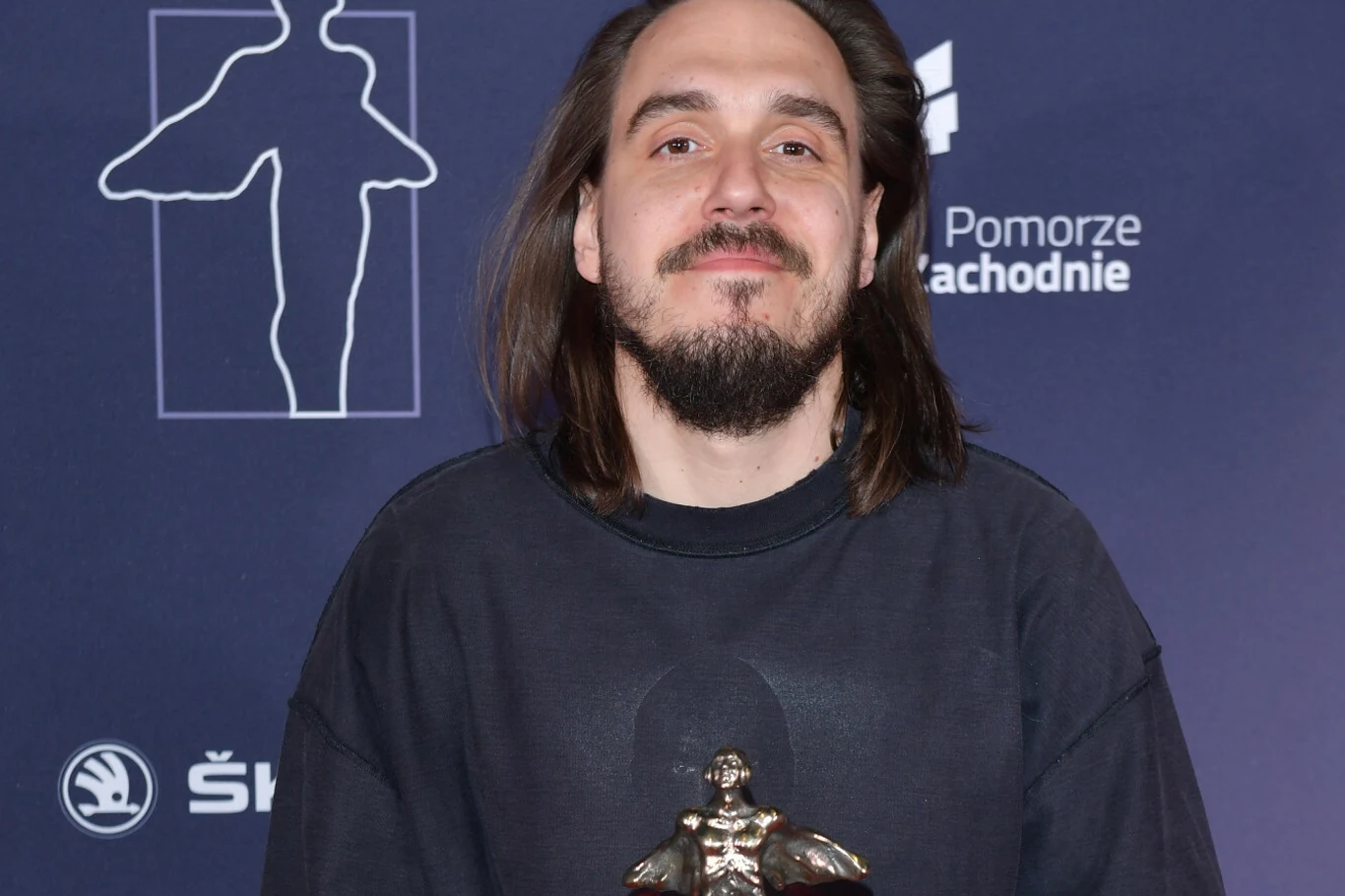 Miłosz Borycki (Miuosh) w trakcie gali wręczenia Fryderyków