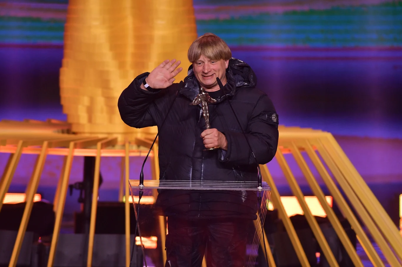 Gracjan Roztocki odbiera nagrodę za Matę