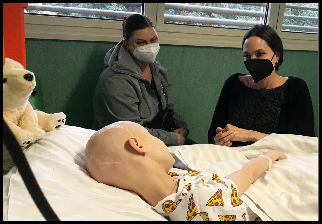 Angelina Jolie w szpitalu Dzieciątka Jezus w Rzymie