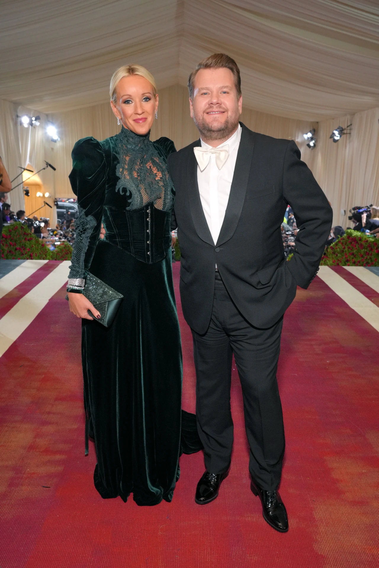 Julia Carey i James Corden 
