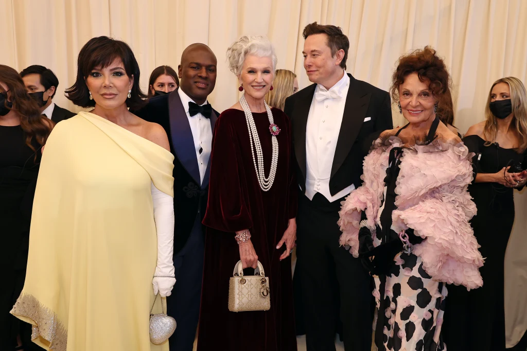 Kris Jenner, Corey Gamble, Maye Musk, Elon Musk i Diane von Furstenberg