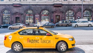 Yandex to rosyjski internetowy gigant, który prócz wyszukiwarki oferuje ponad 70 różnych usług (w tym transport osób i dostawy jedzenia)