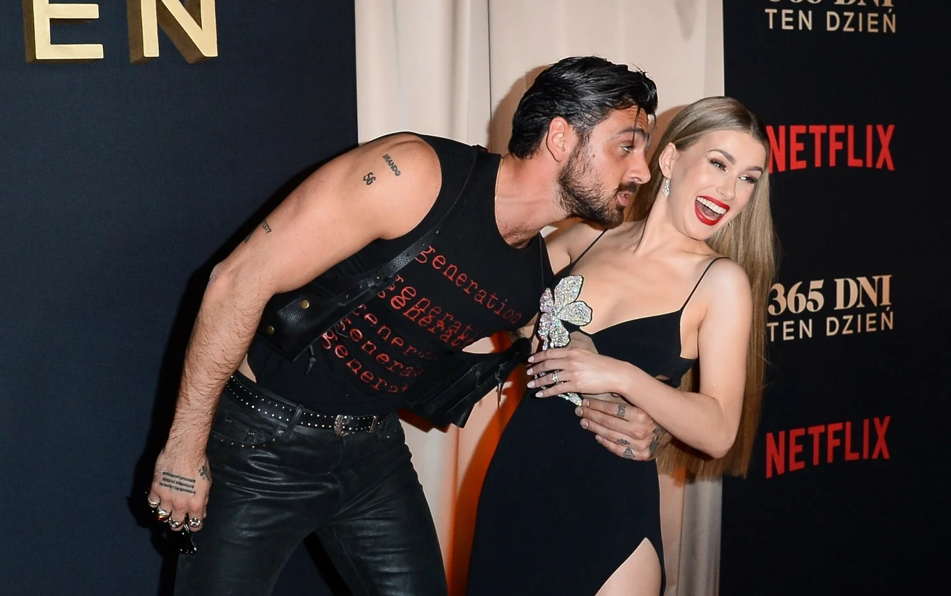 Anna-Maria Sieklucka i Michele Morrone na premierze "365 dni. Ten Dzień" w Warszawie Anna-Maria Sieklucka i Michele Morrone na premierze "365 dni. Ten Dzień" w Warszawie