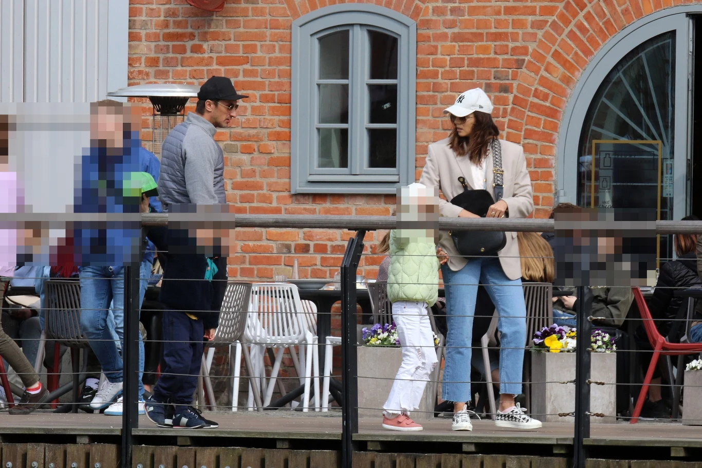 Paulina Krupińska i Sebastian Karpiel-Bułecka z dziećmi Paulina Krupińska i Sebastian Karpiel-Bułecka z dziećmi