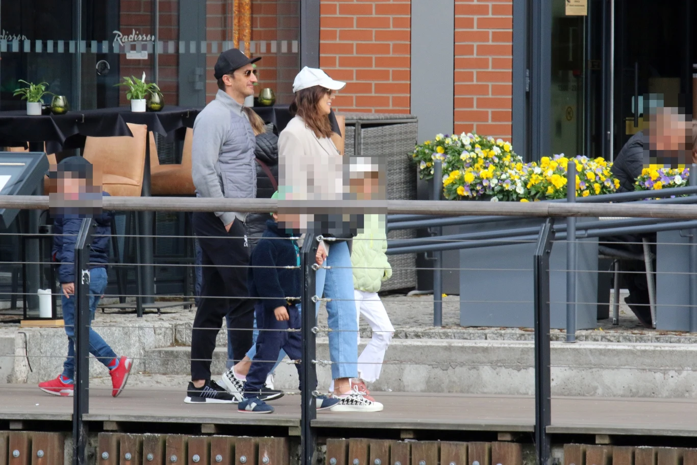 Paulina Krupińska i Sebastian Karpiel-Bułecka z dziećmi Paulina Krupińska i Sebastian Karpiel-Bułecka z dziećmi