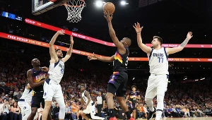 Chris Paul (z piłką)