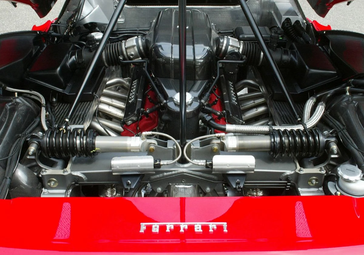 Ferrari zaprezentowało filmowy zwiastun nowego silnika V12. Trafi do modelu Purosangue? Ferrari zaprezentowało filmowy zwiastun nowego silnika V12. Trafi do modelu Purosangue?