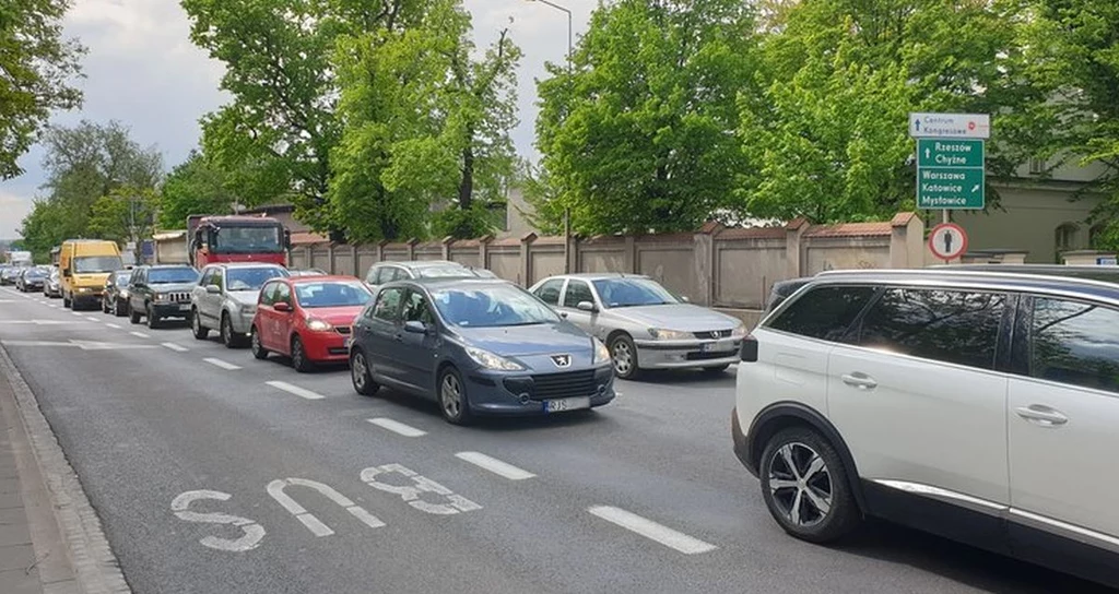 Kraków już od wielu lat walczy z kierowcami 