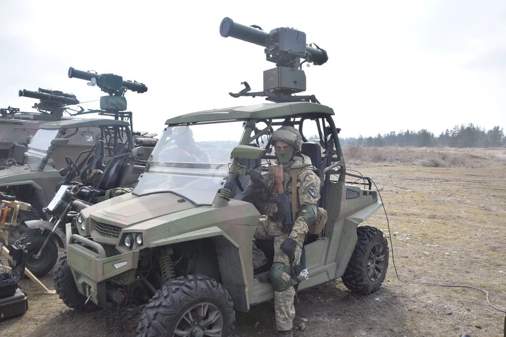 Buggy w wersji wojskowej jest idealny do przeprowadzania szybkich ataków na pozycje Rosjan