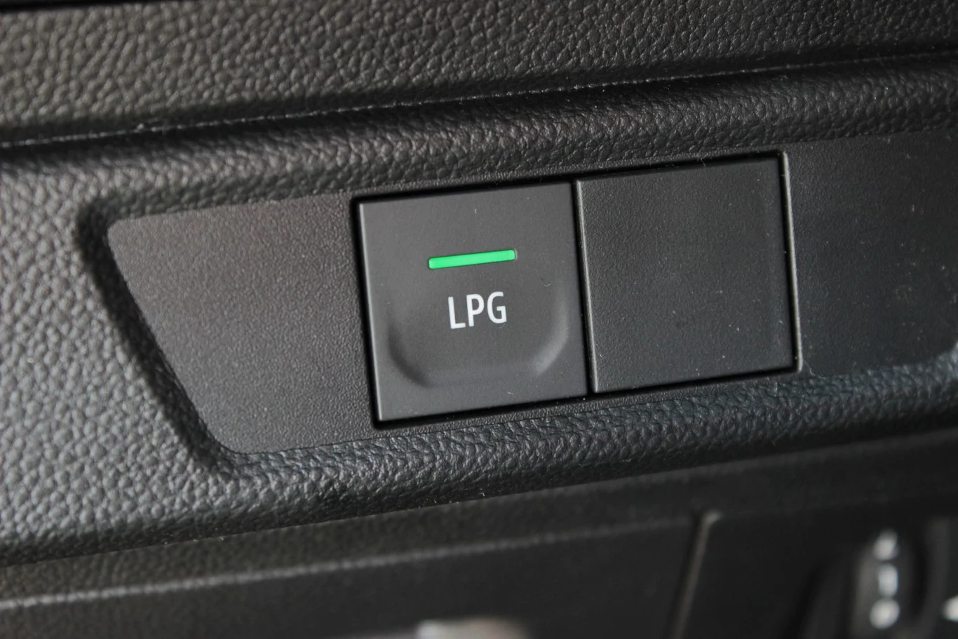 Downsizing sprawił, że rozbieżności między cyklem testowym a rzeczywistym zużyciem paliwa bywają ogromne. LPG jest więc ciekawą alternatywą Downsizing sprawił, że rozbieżności między cyklem testowym a rzeczywistym zużyciem paliwa bywają ogromne. LPG jest więc ciekawą alternatywą