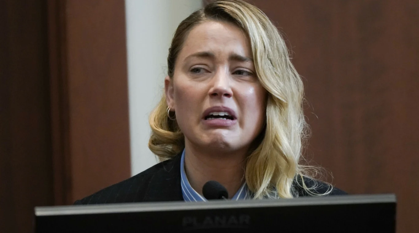 Zeznania Amber Heard są wstrząsające Zeznania Amber Heard są wstrząsające