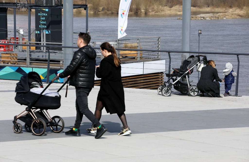 Waloryzacja świadczenia 500 plus - jak na to patrzą Polacy?