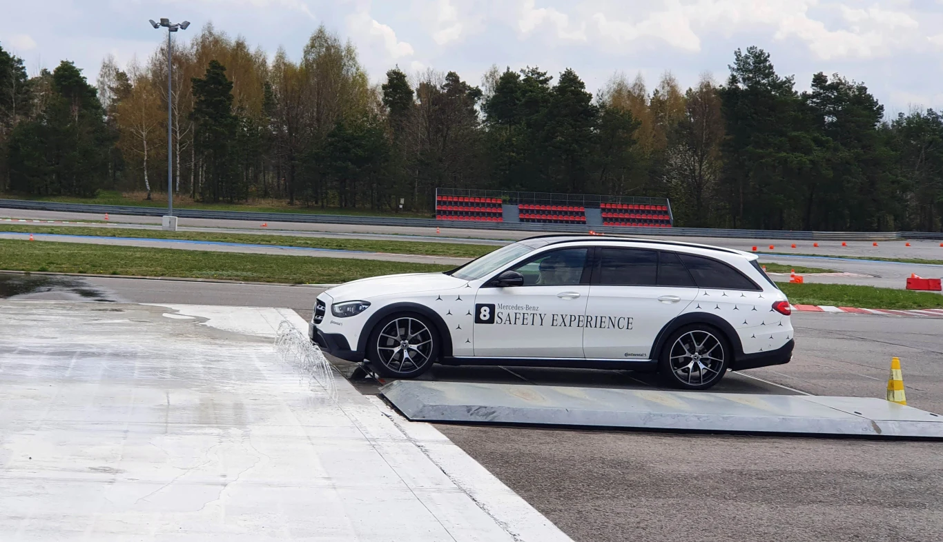Mercedes-Benz Safety Experience Mercedes-Benz Safety Experience