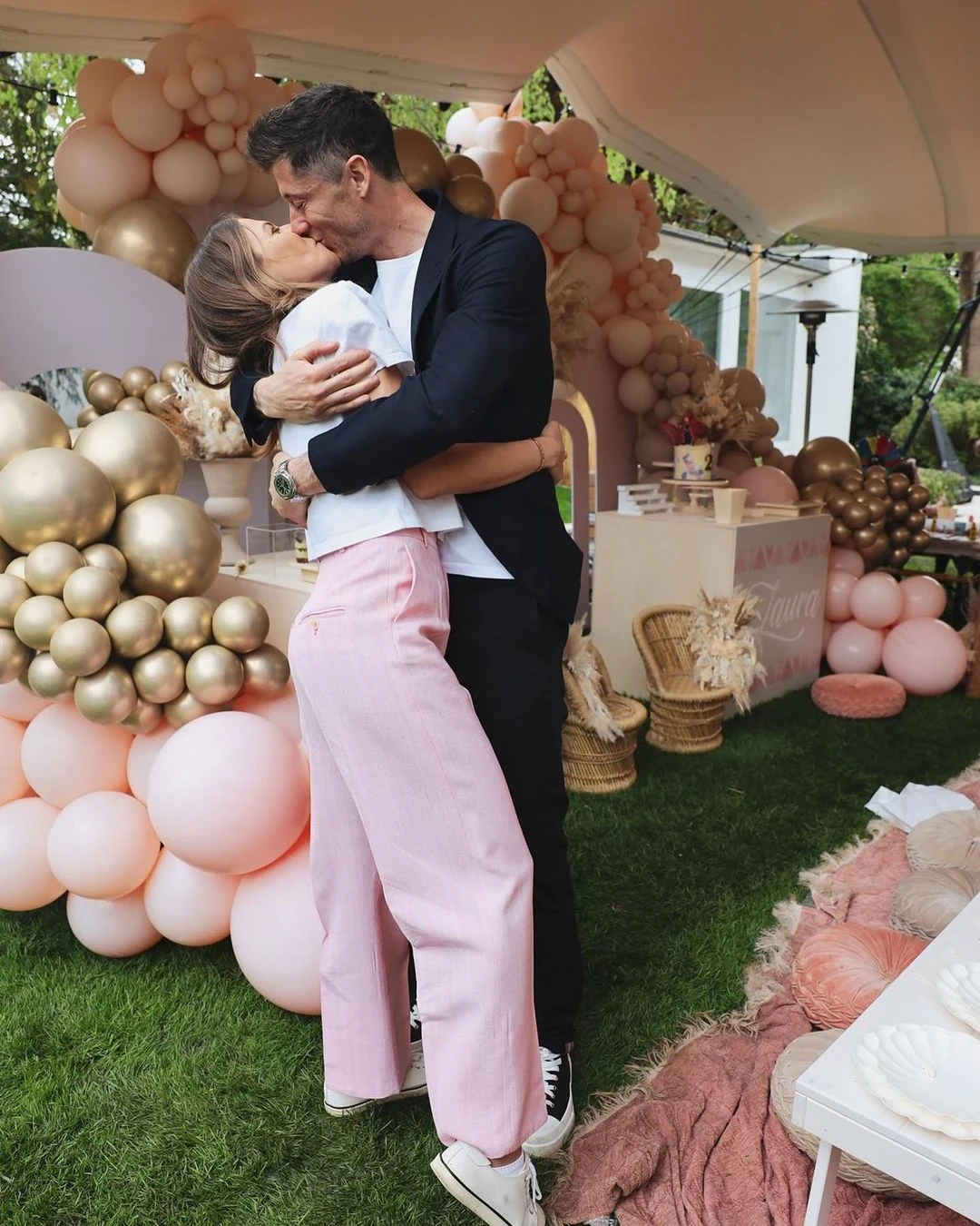 Anna i Robert podczas urodzin córek /https://www.instagram.com/annalewandowskahpba// Anna i Robert podczas urodzin córek /https://www.instagram.com/annalewandowskahpba//