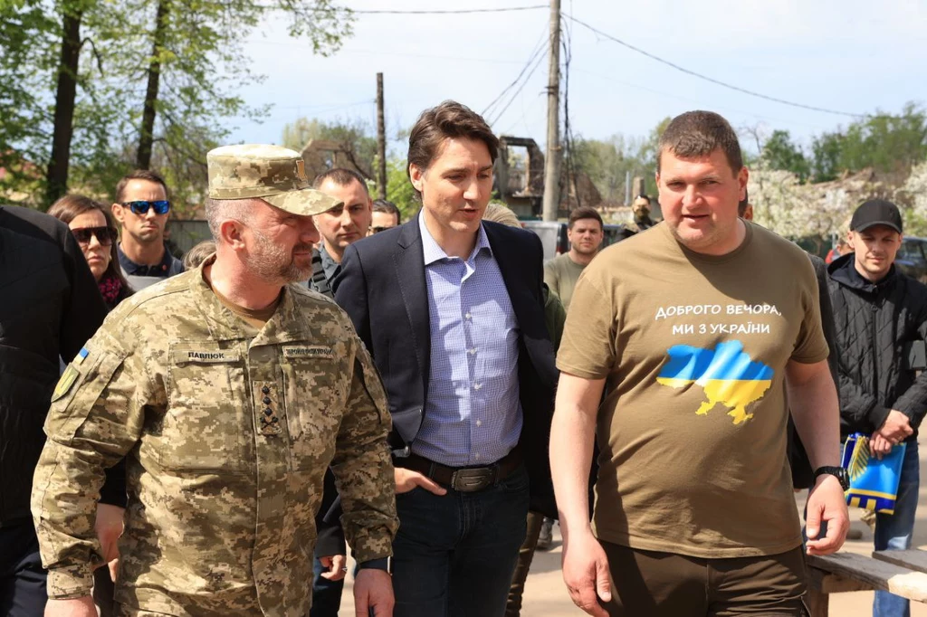 Premier Kanady Justin Trudeau podczas wizyty w Irpieniu Premier Kanady Justin Trudeau podczas wizyty w Irpieniu