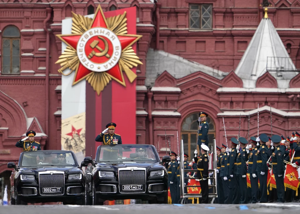 Parada Zwycięstwa i rosyjscy generałowie w... kabrioletach 