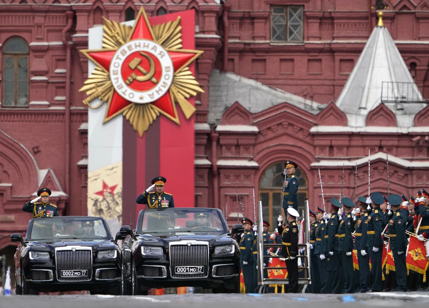 Parada Zwycięstwa i rosyjscy generałowie w... kabrioletach Parada Zwycięstwa i rosyjscy generałowie w... kabrioletach