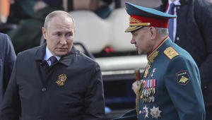 Władimir Putin w towarzystwie szefa rosyjskiego resortu obrony Siergieja Szojgu 