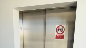14-latek uszkodził kilka wind w blokach w Płocku 