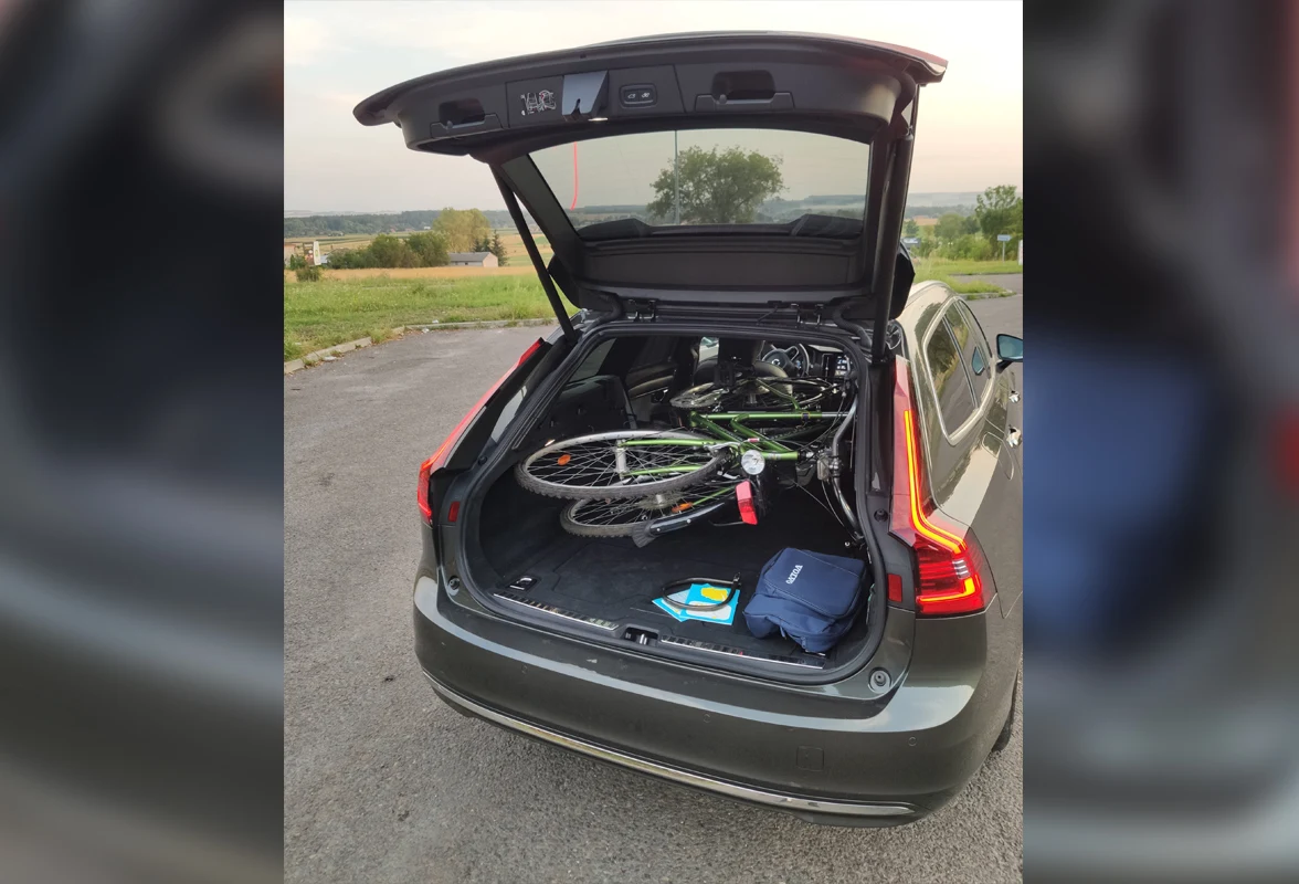 Przewożenie rowerów wewnątrz samochodu