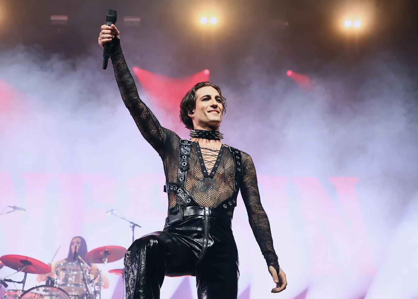 Damiano David jest wokalistą grupy Maneskin Damiano David jest wokalistą grupy Maneskin