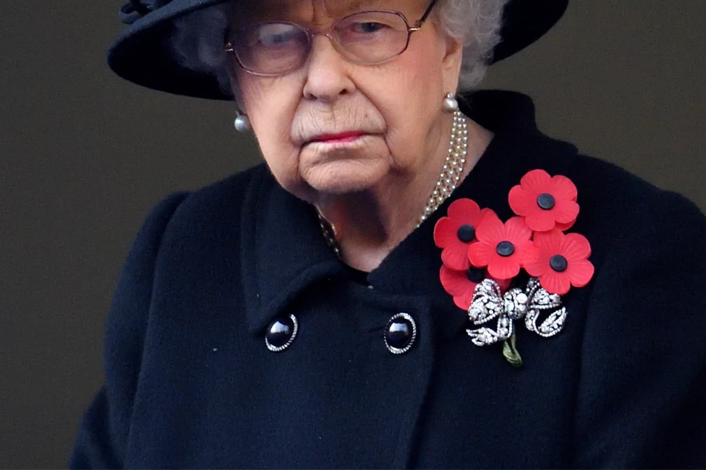 Królowa Elżbieta podjęła trudną decyzję o nieuczestniczeniu w uroczystości z powodu trudności z chodzeniem 