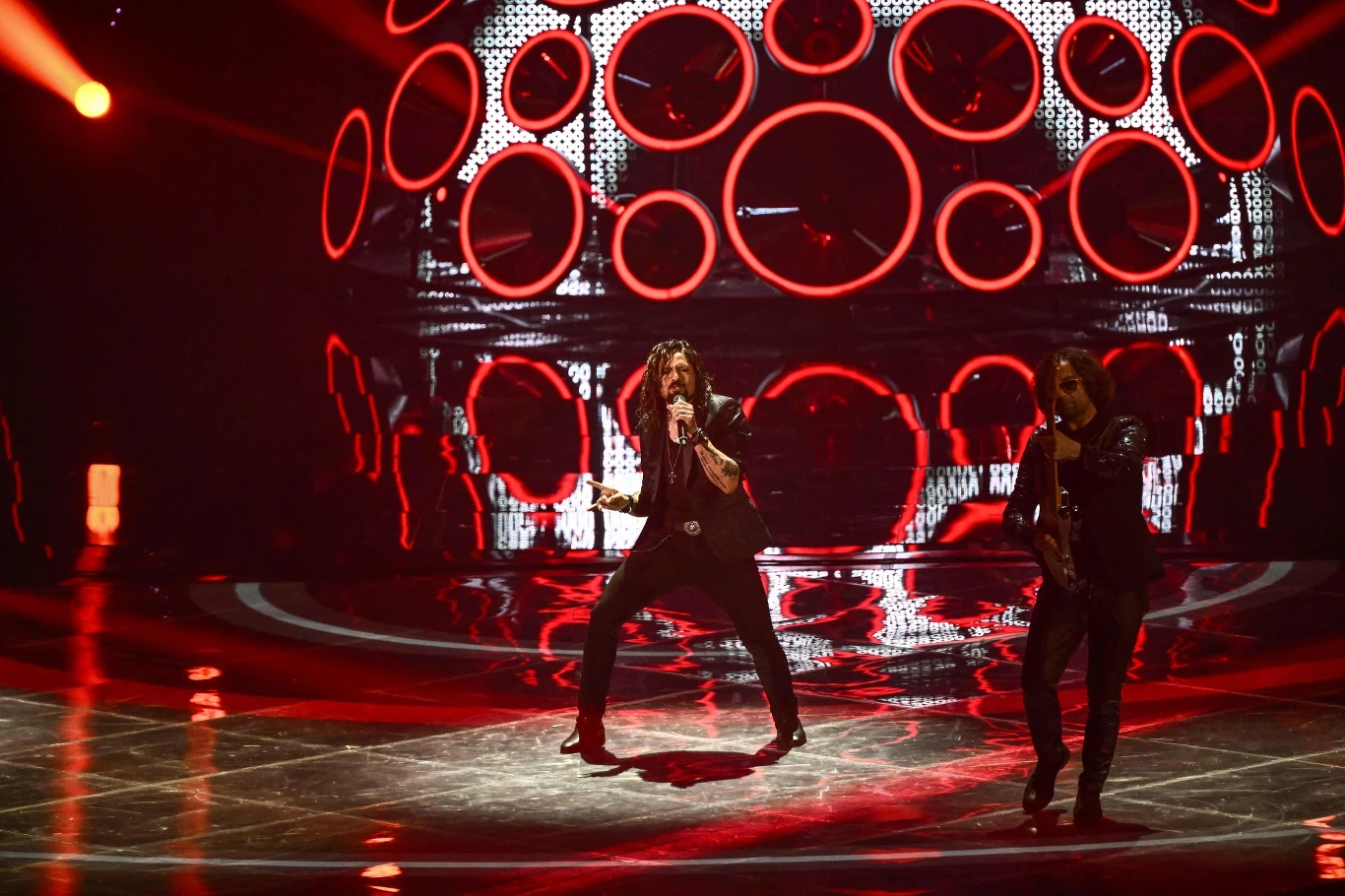 Intelligent Music Project z Bułgarii nie spodobali się publiczności, a ich przygoda z konkursem kończy się w półfinałach.