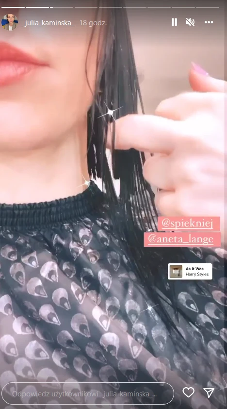 Julia Kamińska postawiła na mocne cięcie Foto IG: _julia_kaminska_/ Julia Kamińska postawiła na mocne cięcie Foto IG: _julia_kaminska_/