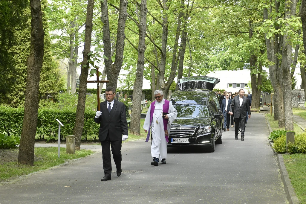 Pogrzeb Andrzeja Korzyńskiego. Kondukt żałobny z prochami kompozytora Pogrzeb Andrzeja Korzyńskiego. Kondukt żałobny z prochami kompozytora