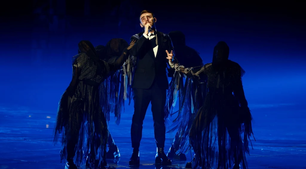 Krystian Ochman podczas próby generalnej Krystian Ochman podczas próby generalnej