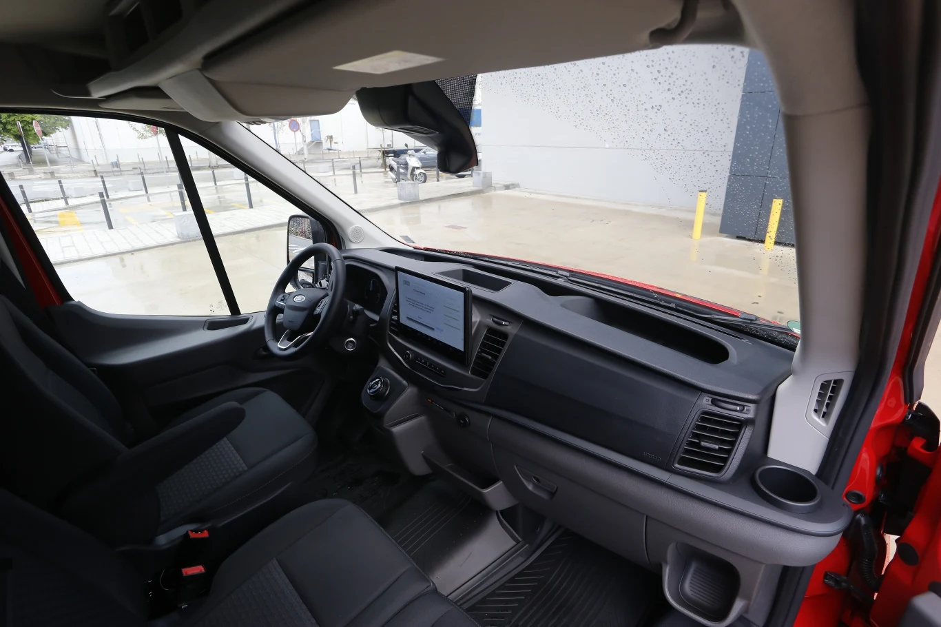 Ford E-Transit - elektryczny van to tylko część większego planu