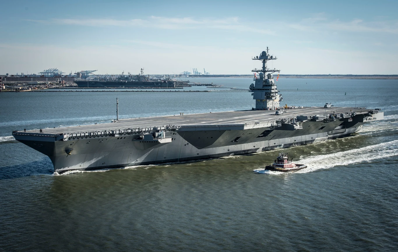 Ogromny lotniskowiec USS Gerald Ogromny lotniskowiec USS Gerald