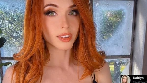 Amouranth - fragmente zdjęcia zamieszczonego w serwisie Twitter.com na profilu @amouranth